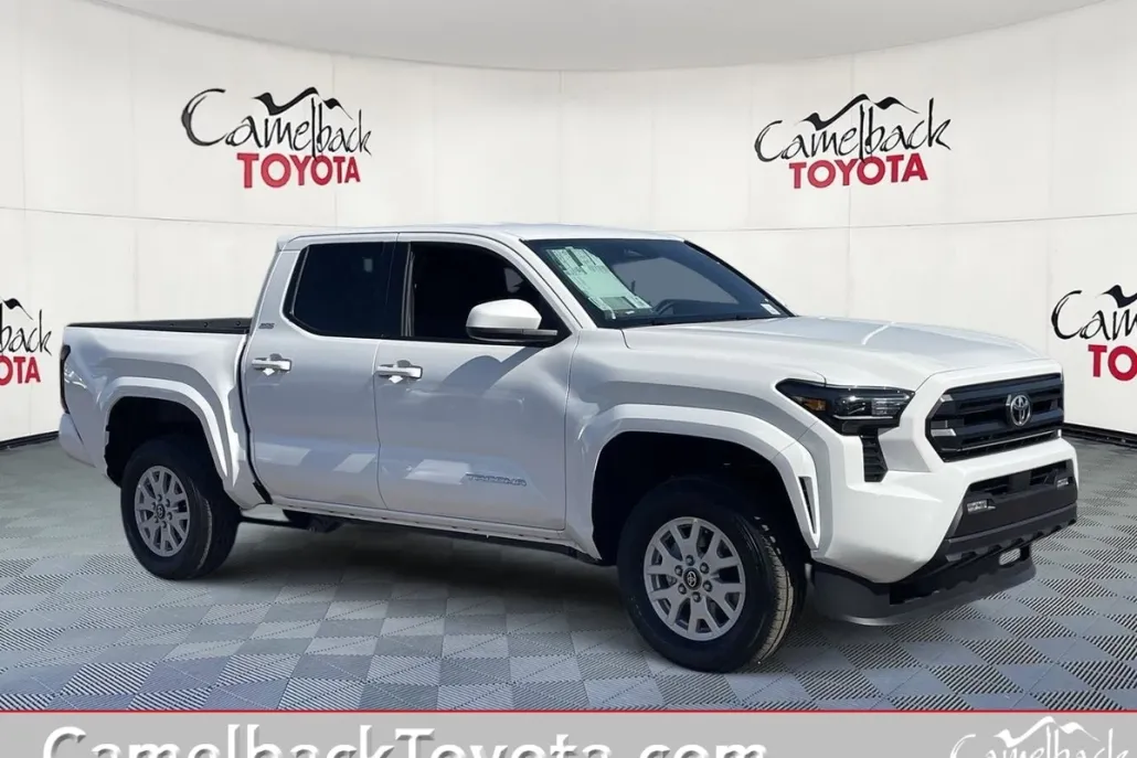 2025 Toyota Tacoma SR5 photo 1