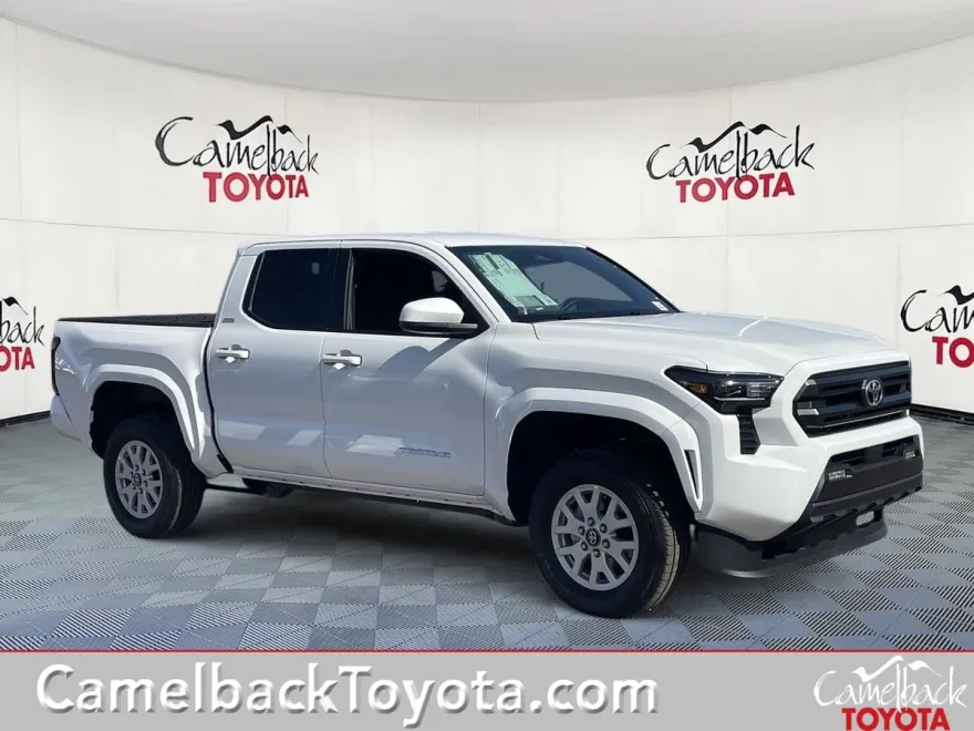2025 Toyota Tacoma SR5 photo 1
