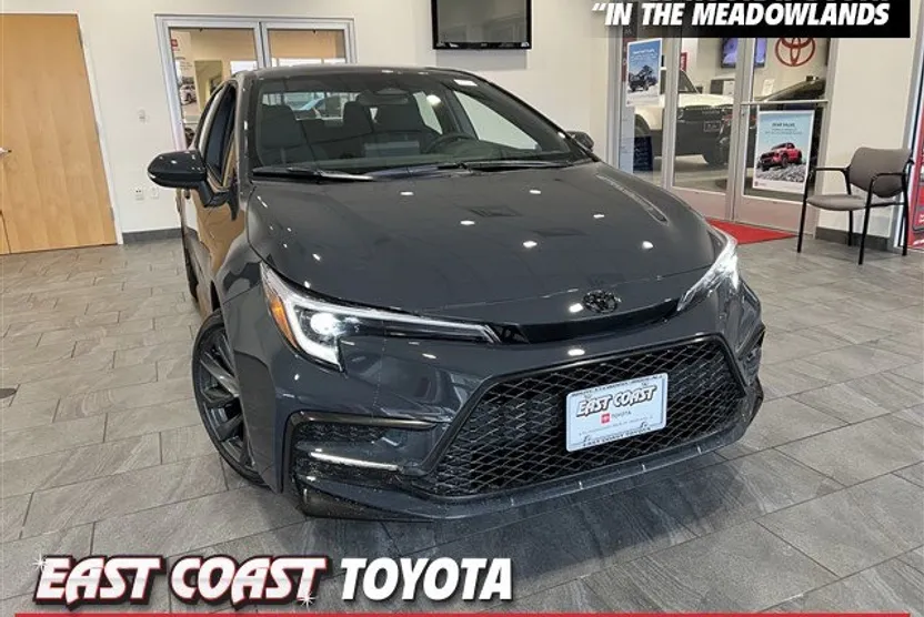 2025 Toyota Corolla SE photo 1