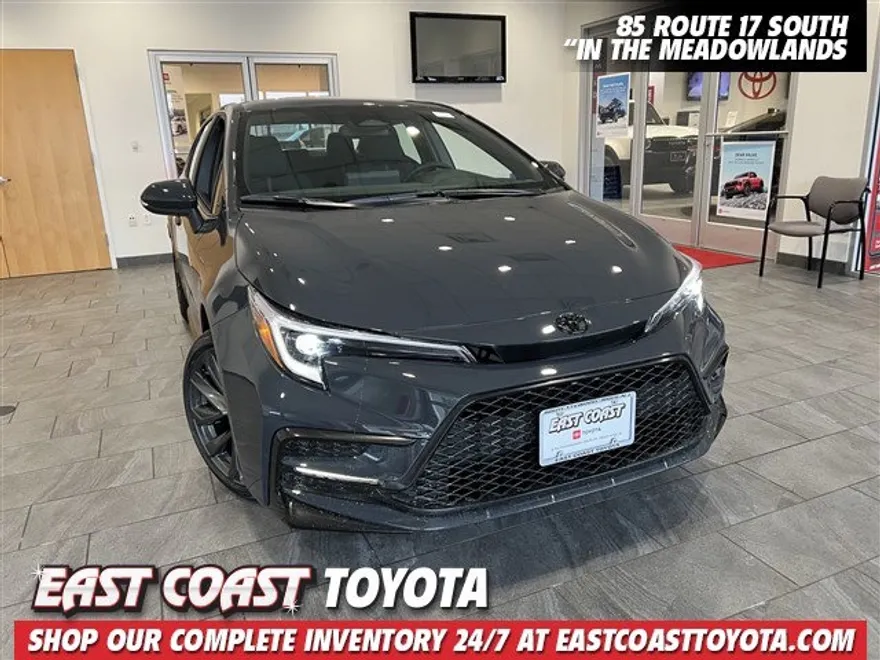 2025 Toyota Corolla SE photo 1
