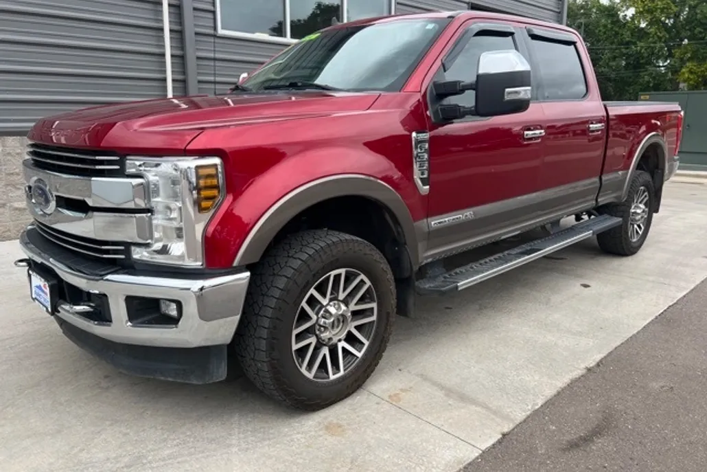 2019 Ford F-350 Lariat photo 1