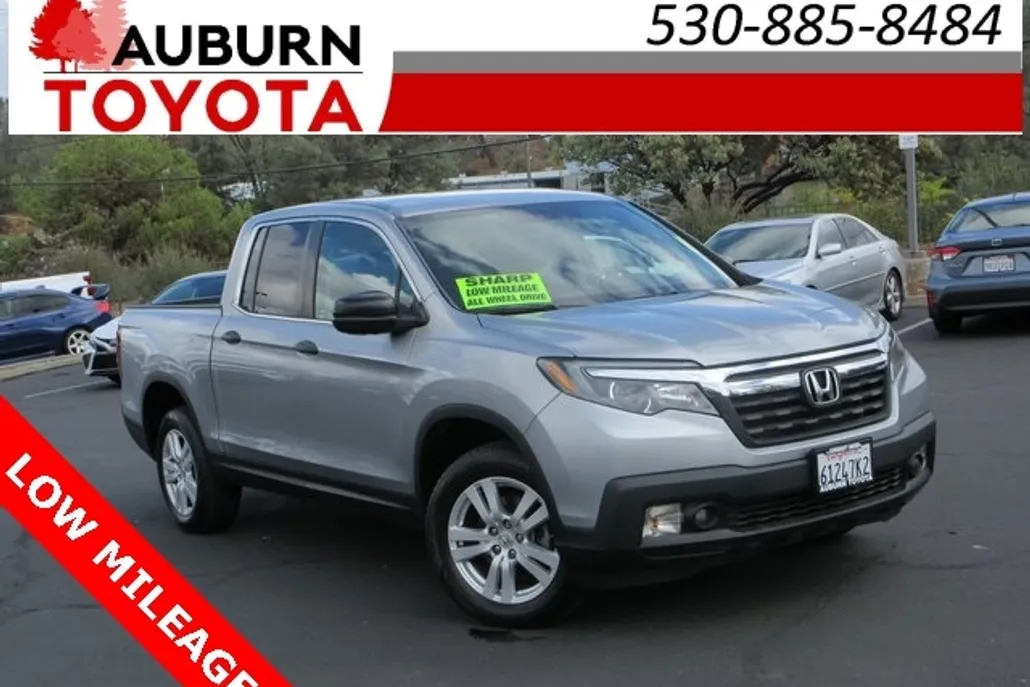 2017 Honda Ridgeline RT photo 1