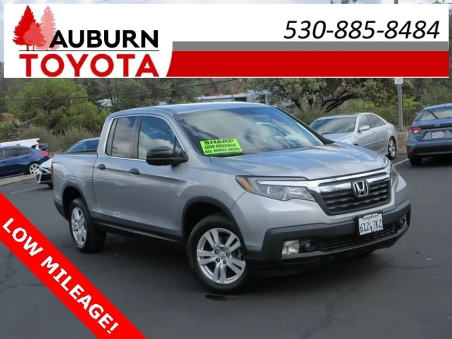 2017 Honda Ridgeline RT photo 1