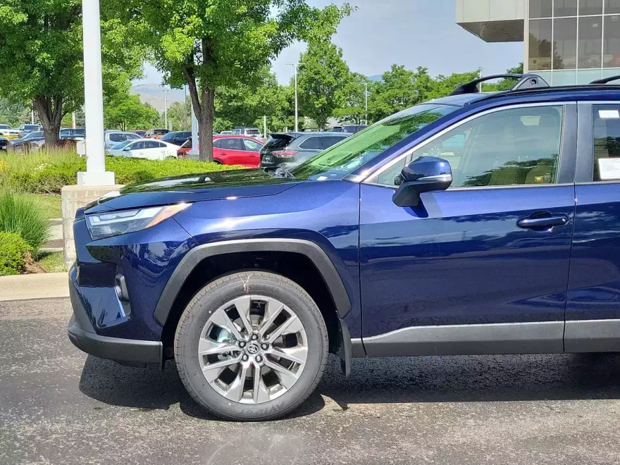 2025 Toyota RAV4 XLE Premium photo 1