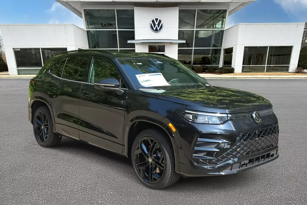 2025 Volkswagen Tiguan SE R-Line Black photo 1