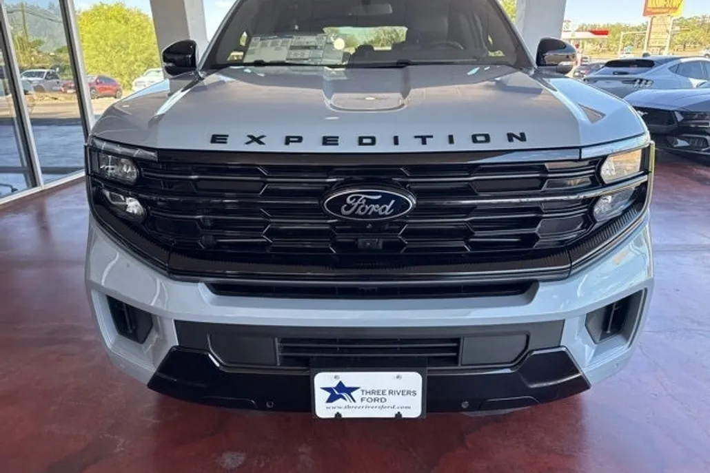2025 Ford Expedition Platinum MAX photo 1