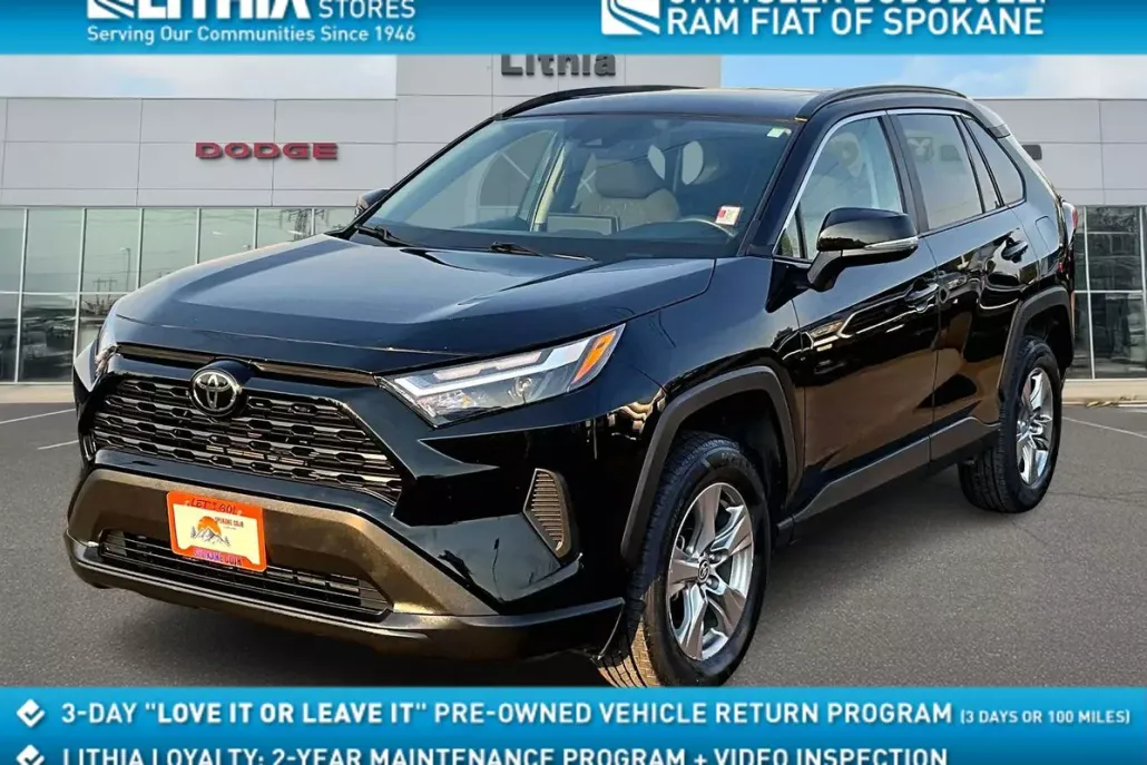 2024 Toyota RAV4 XLE photo 1