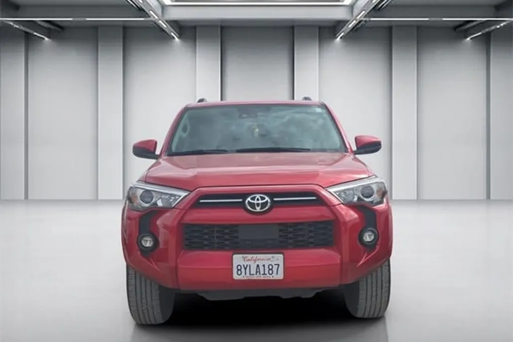 2022 Toyota 4Runner SR5 photo 1