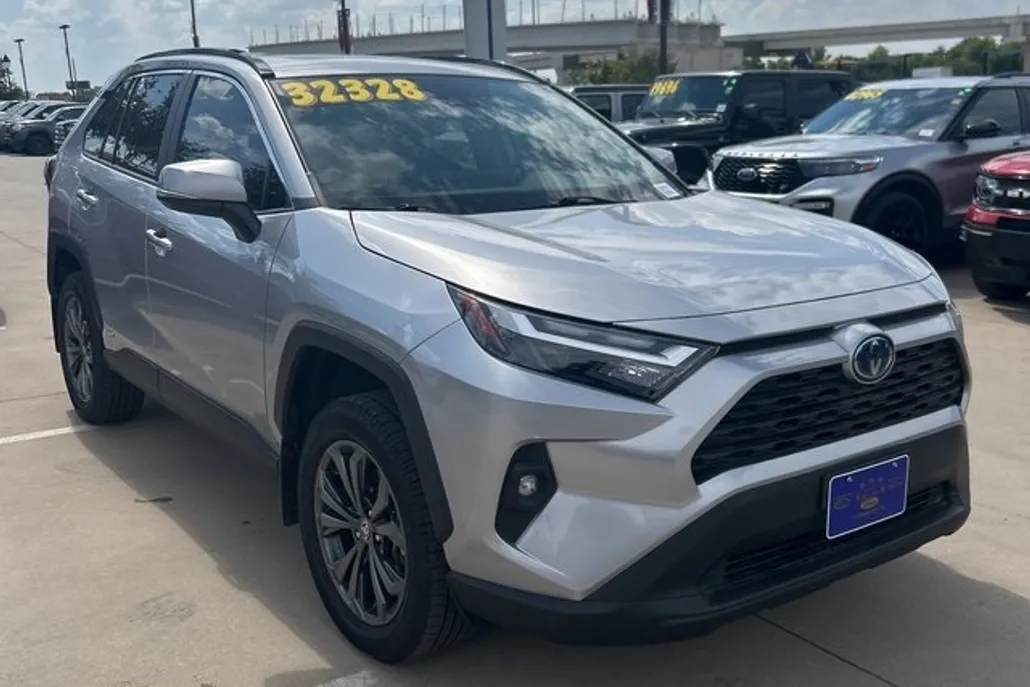 2023 Toyota RAV4 Hybrid XLE Premium photo 1