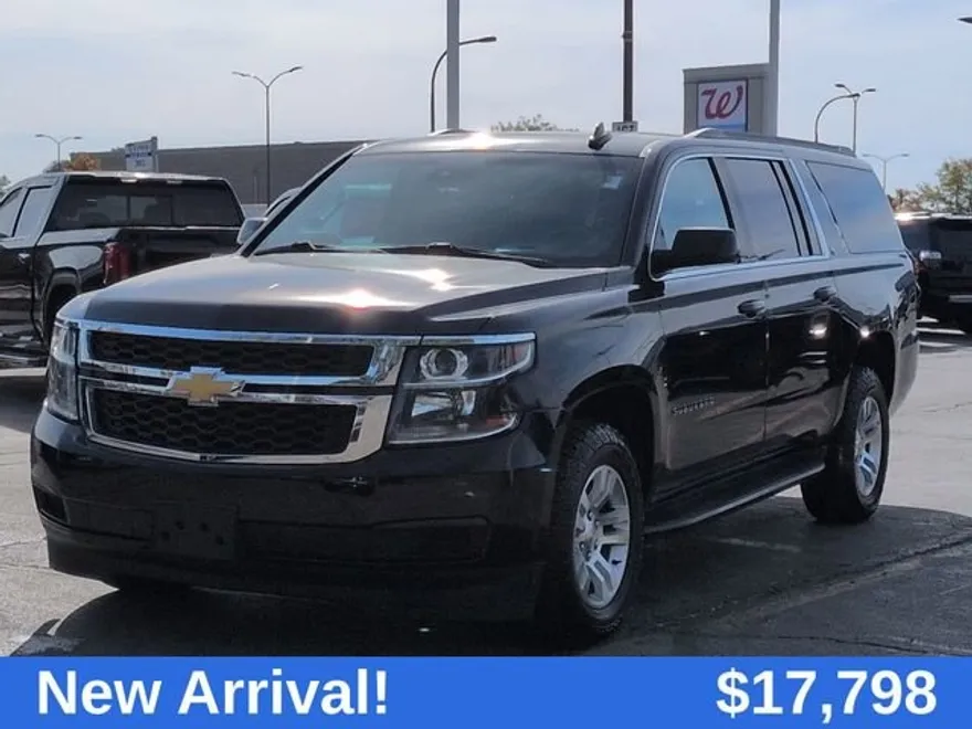 2019 Chevrolet Suburban LT photo 1