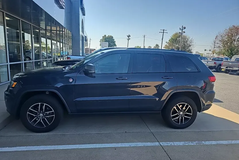 2017 Jeep Grand Cherokee Trailhawk photo 1