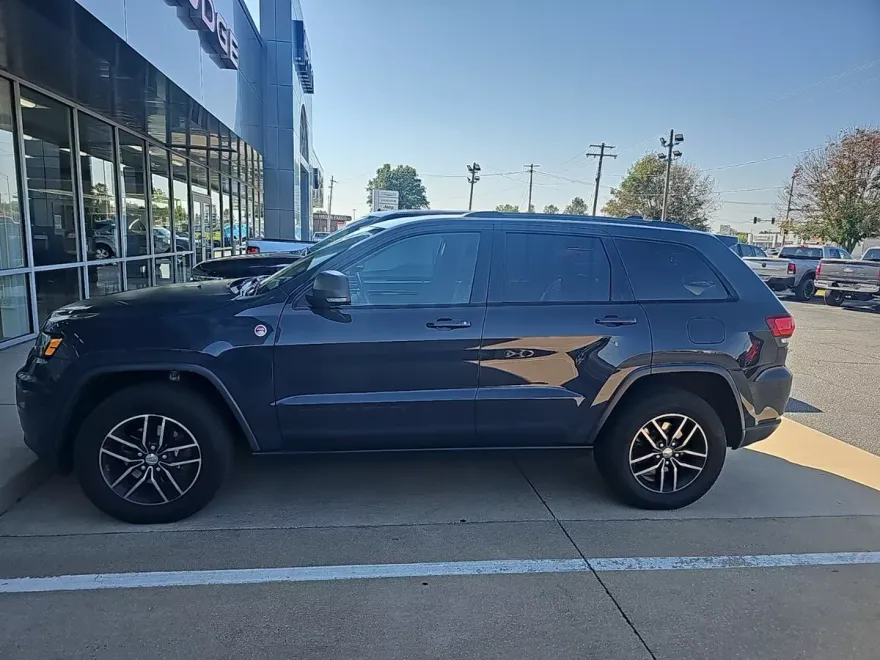 2017 Jeep Grand Cherokee Trailhawk photo 1