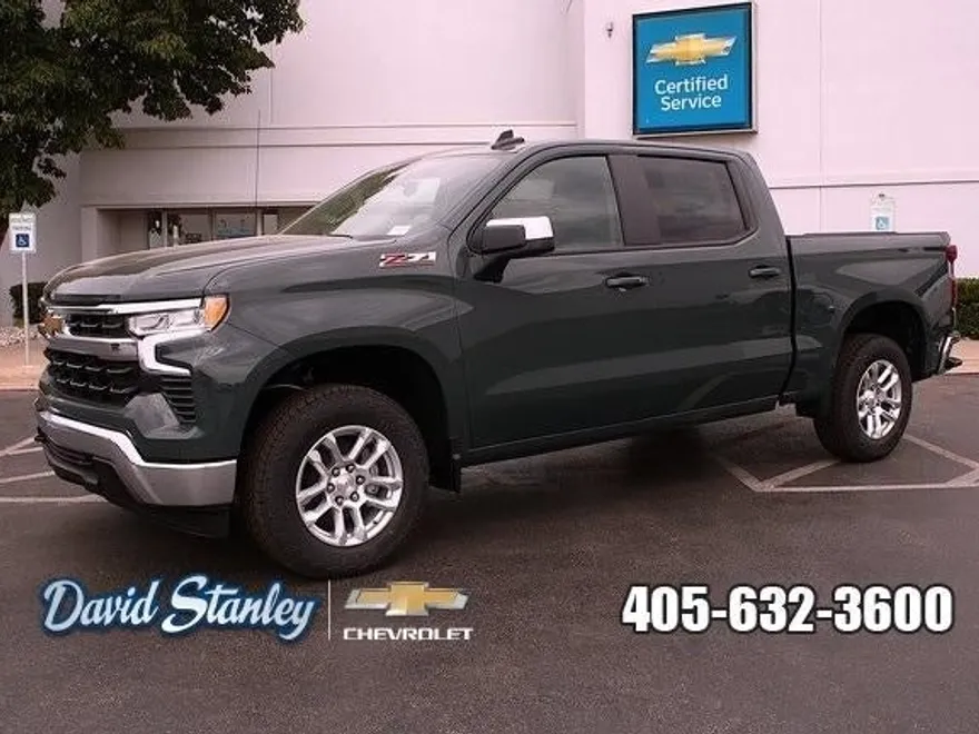 2025 Chevrolet Silverado 1500 LT photo 1