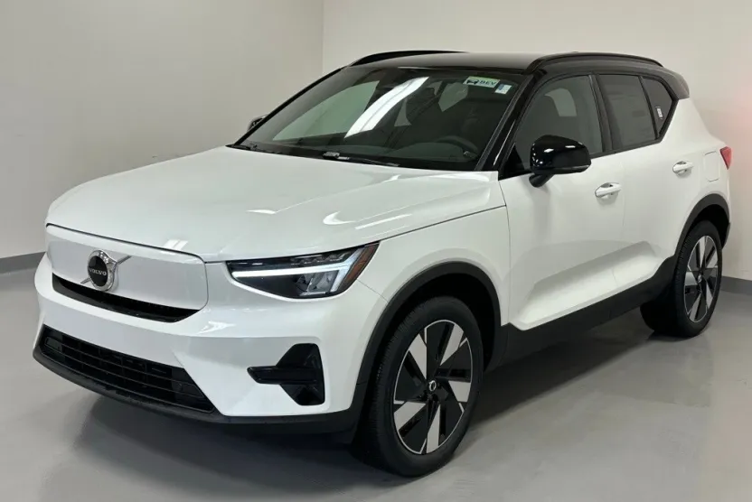 2024 Volvo XC40 Recharge photo 1