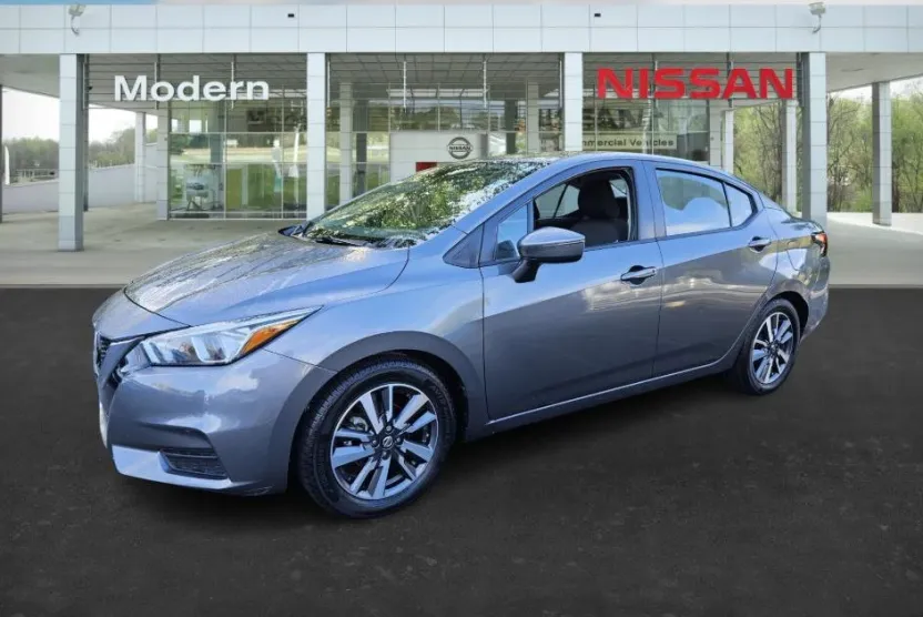 2020 Nissan Versa SV photo 1