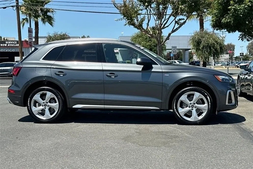 2025 Audi Q5 45 S line Premium Plus photo 1