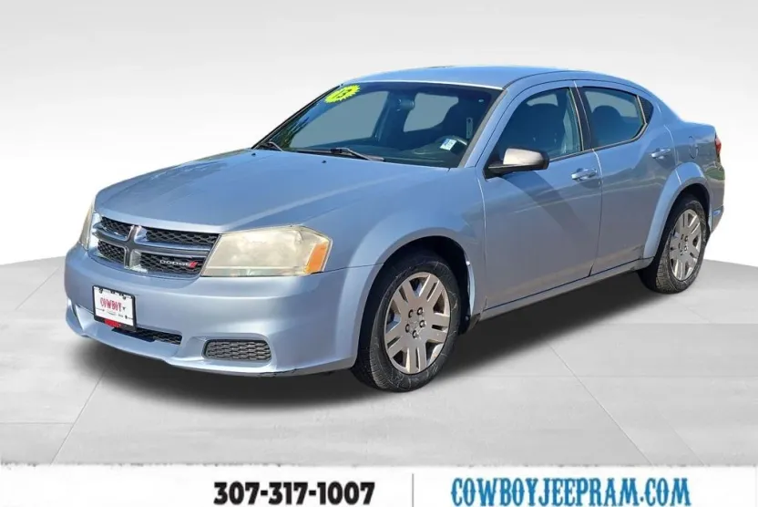 2013 Dodge Avenger SE photo 1