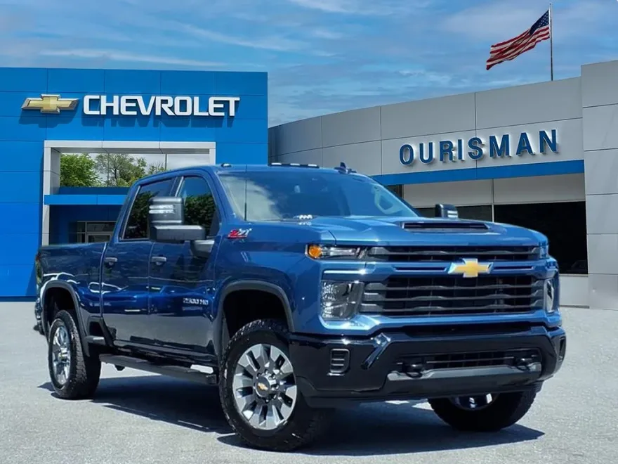 2024 Chevrolet Silverado 2500HD Custom photo 1
