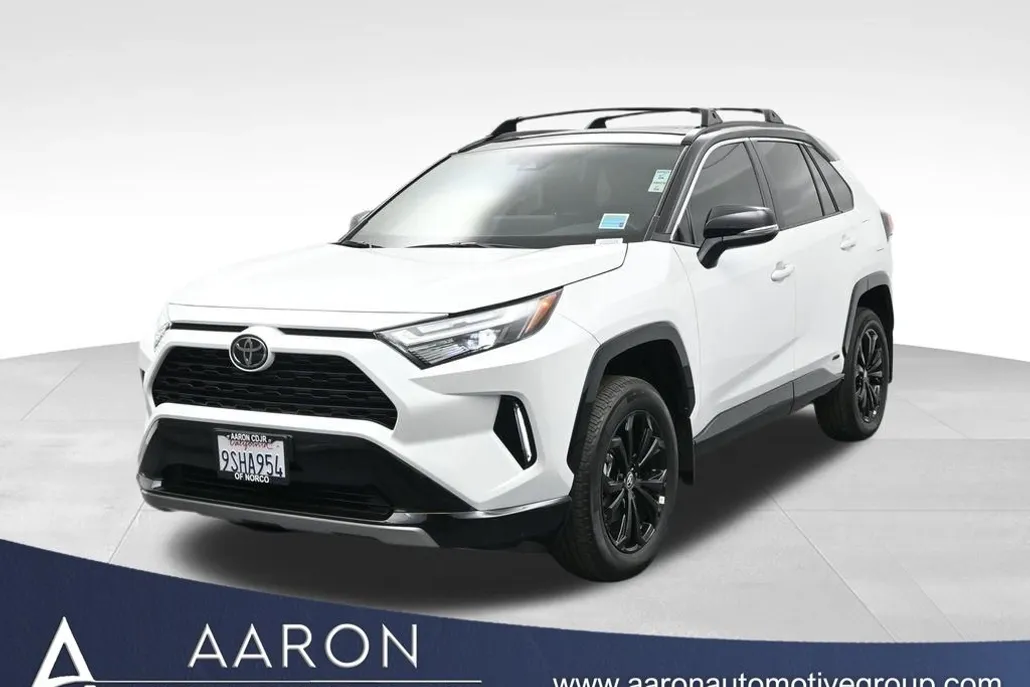 2025 Toyota RAV4 Hybrid XSE photo 1