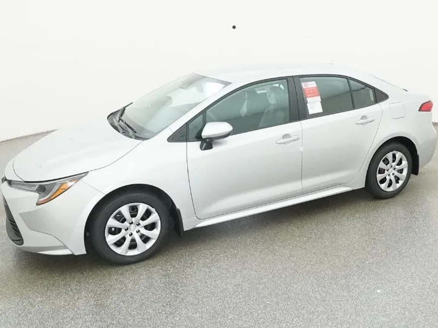 2026 Toyota Corolla LE photo 1