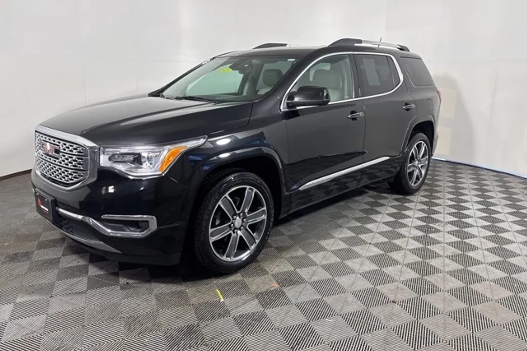 2017 Gmc Acadia Denali photo 1