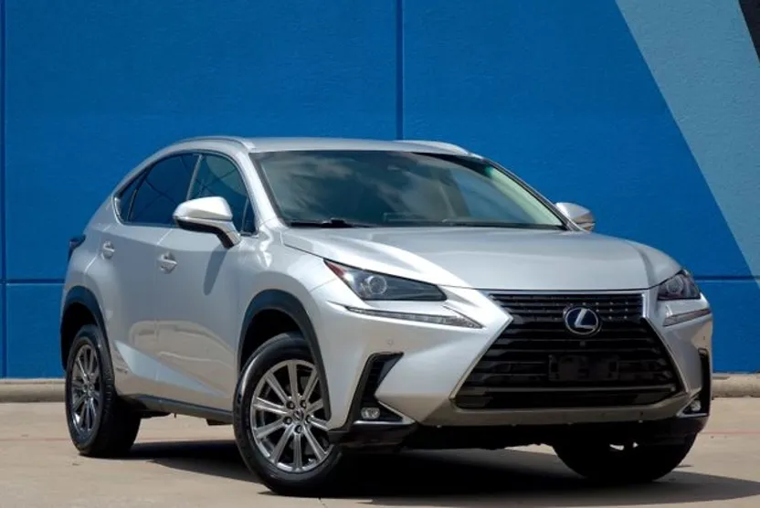 2019 Lexus NX 300h Luxury photo 1
