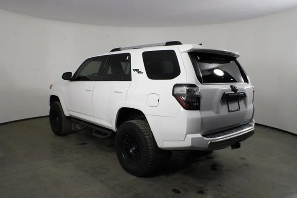 2018 Toyota 4Runner TRD photo 1