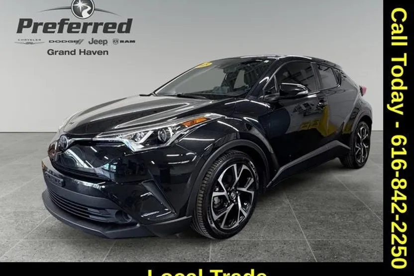 2019 Toyota C-HR LE photo 1