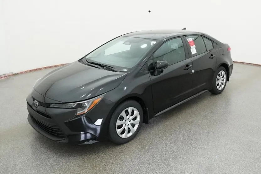 2026 Toyota Corolla LE photo 1