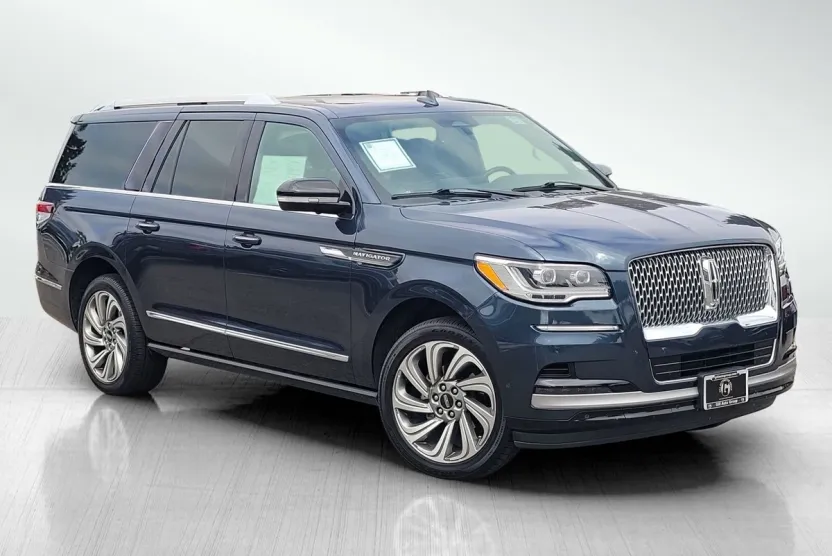 2022 Lincoln Navigator L Reserve photo 1