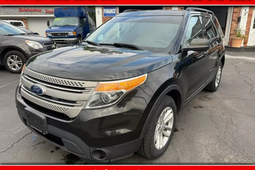 2015 Ford Explorer Base photo 1