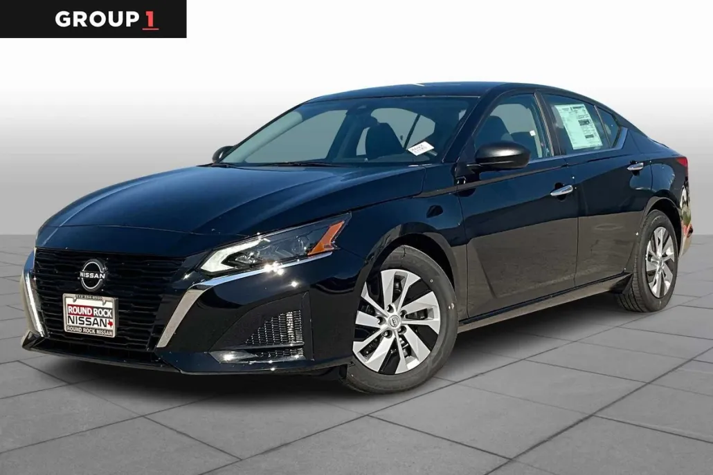 2025 Nissan Altima S photo 1
