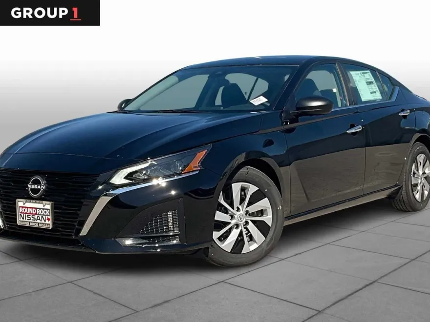 2025 Nissan Altima S photo 1