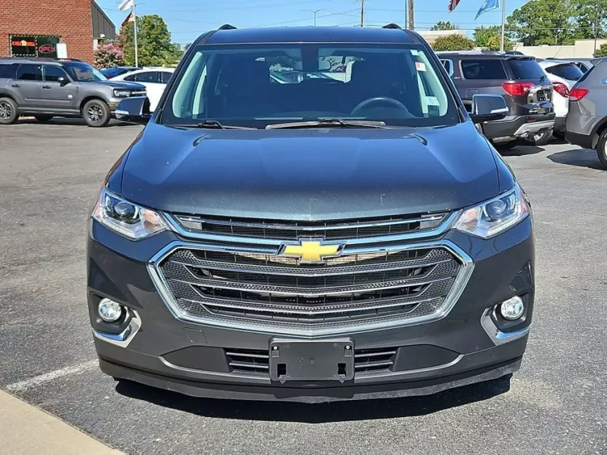 2020 Chevrolet Traverse 1LT photo 1