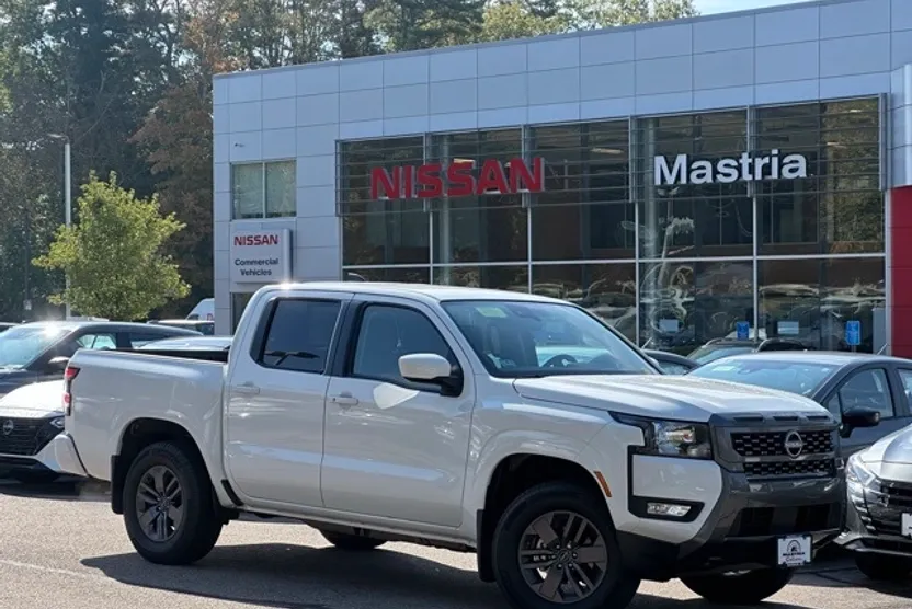 2025 Nissan Frontier Crew Cab SV photo 1