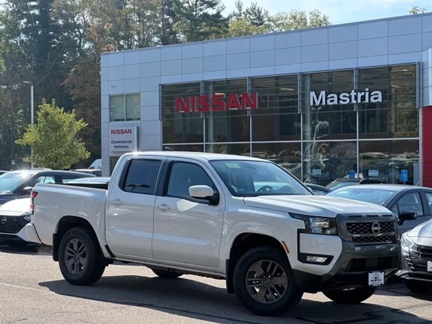 2025 Nissan Frontier Crew Cab SV photo 1