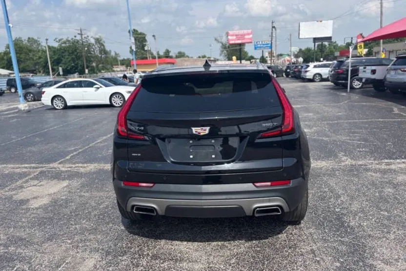 2022 Cadillac XT4 Premium Luxury photo 1