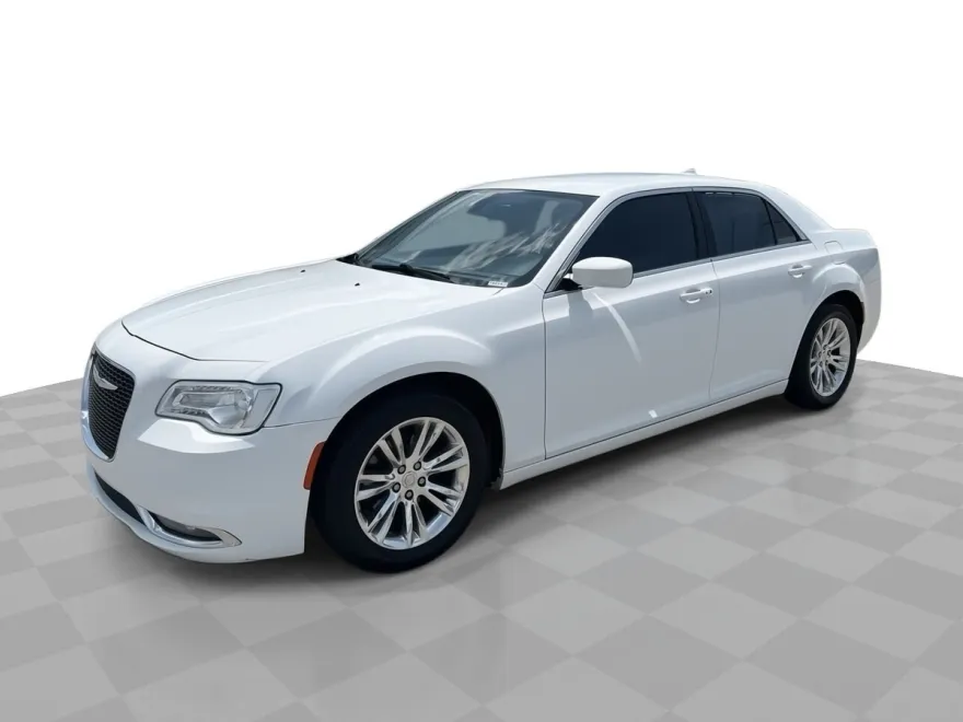 2017 Chrysler 300 Limited photo 1