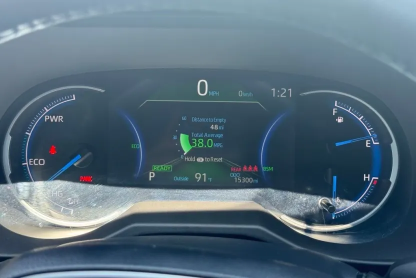 2024 Toyota RAV4 Hybrid SE photo 1