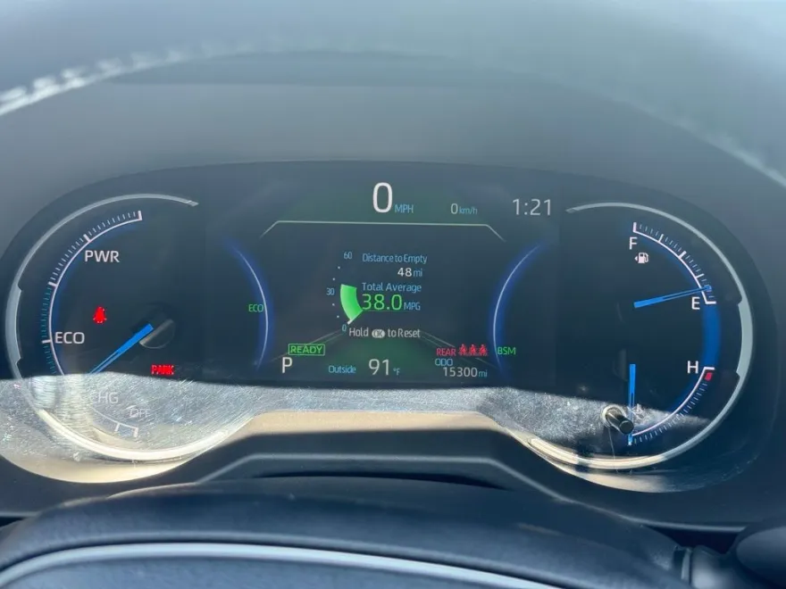 2024 Toyota RAV4 Hybrid SE photo 1
