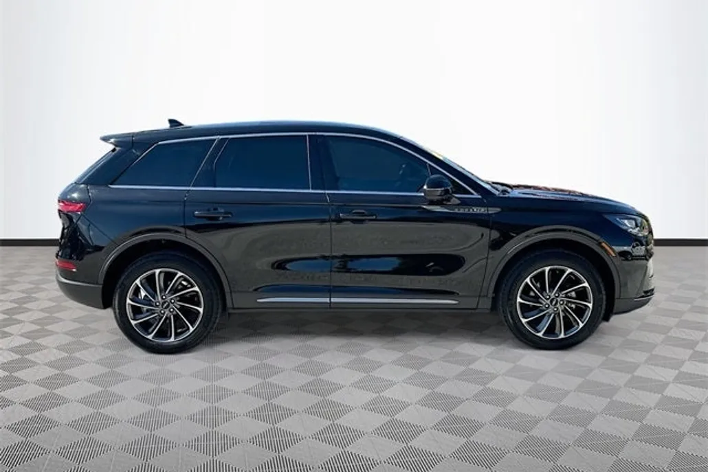 2024 Lincoln Corsair Premiere photo 1
