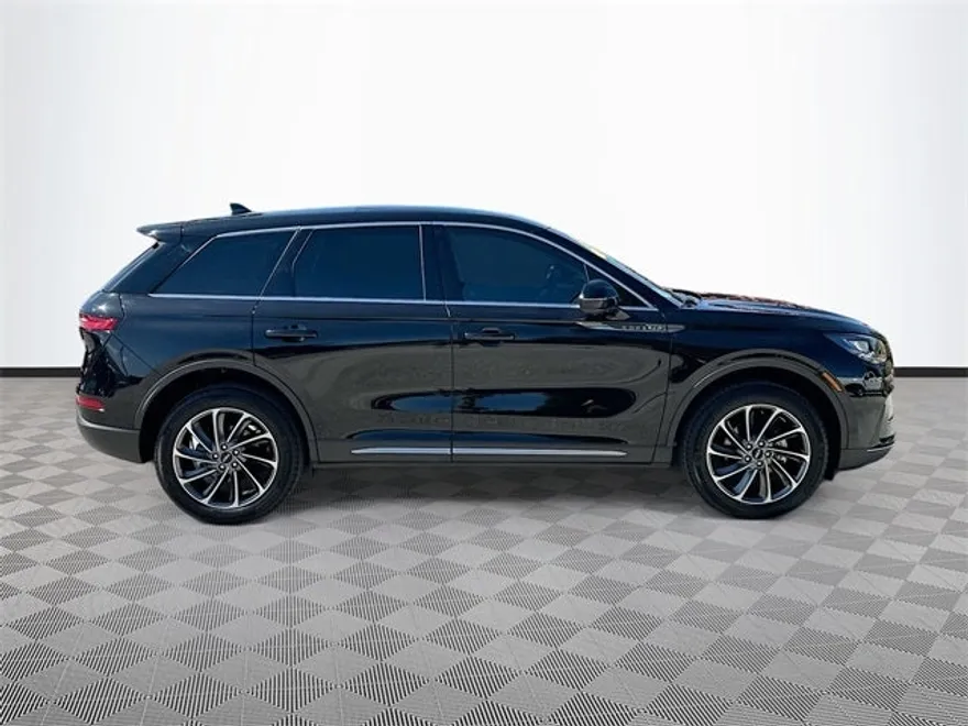 2024 Lincoln Corsair Premiere photo 1