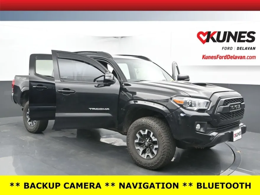 2017 Toyota Tacoma SR photo 1