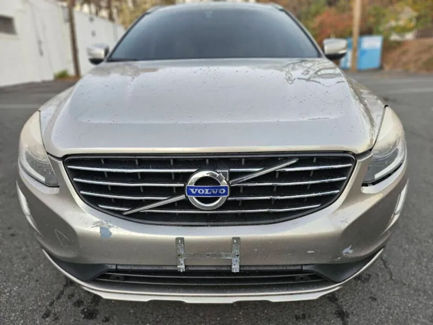 2015 Volvo XC60 T5 Drive-E Premier Plus photo 1