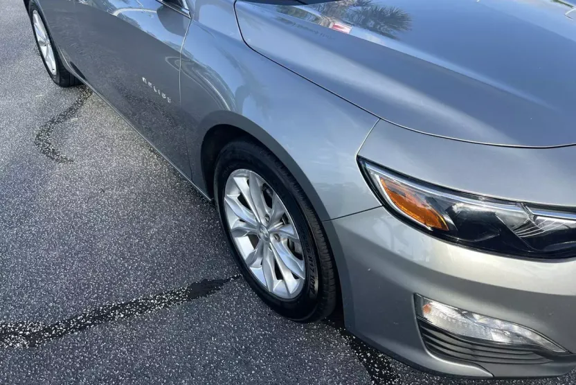 2023 Chevrolet Malibu 1LT photo 1