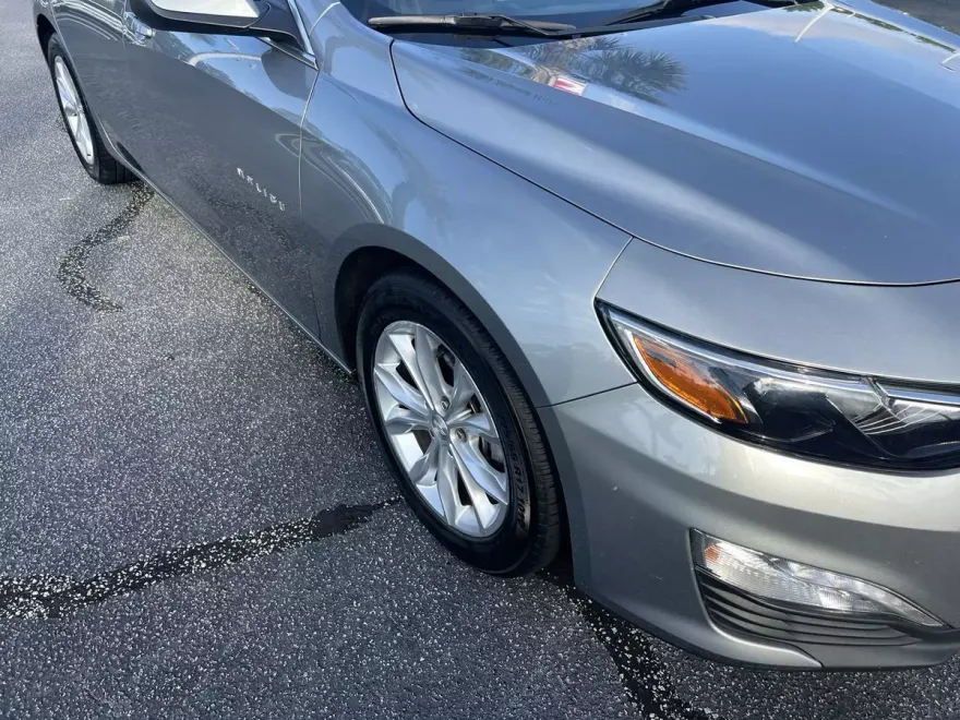 2023 Chevrolet Malibu 1LT photo 1