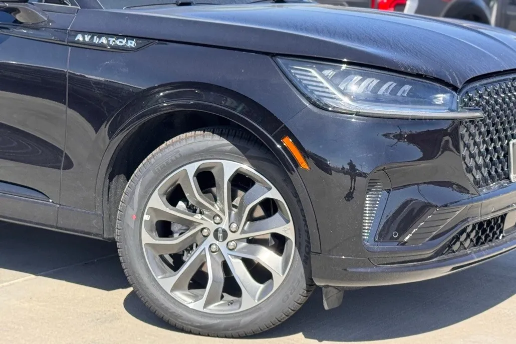 2025 Lincoln Aviator Premiere photo 1