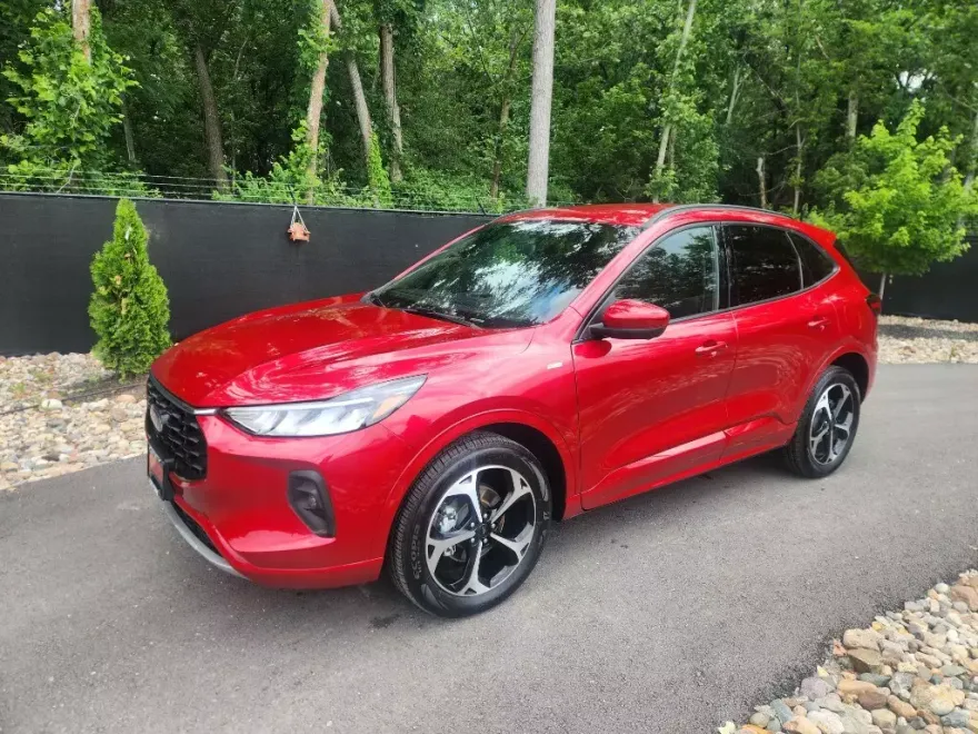 2023 Ford Escape ST-Line Select photo 1