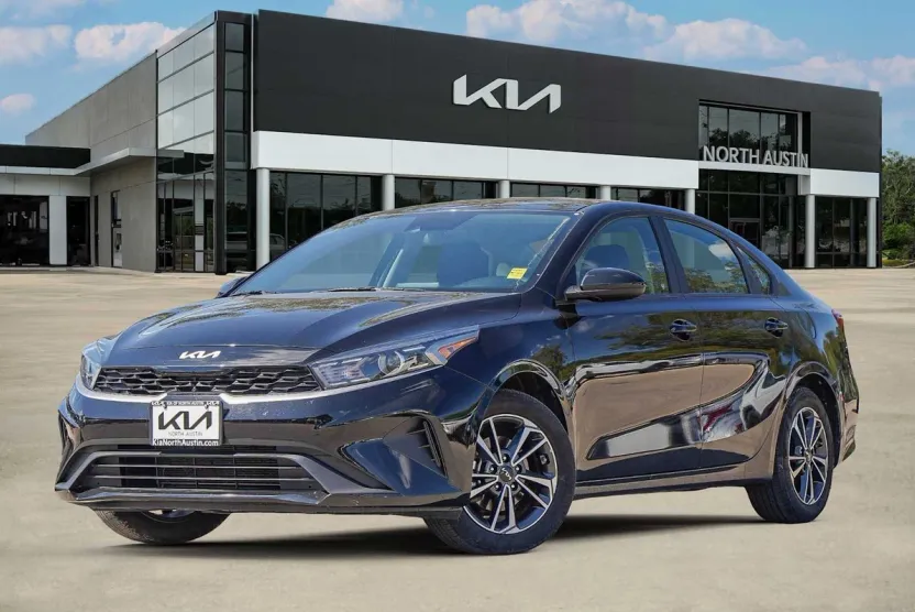2024 Kia Forte LXS photo 1