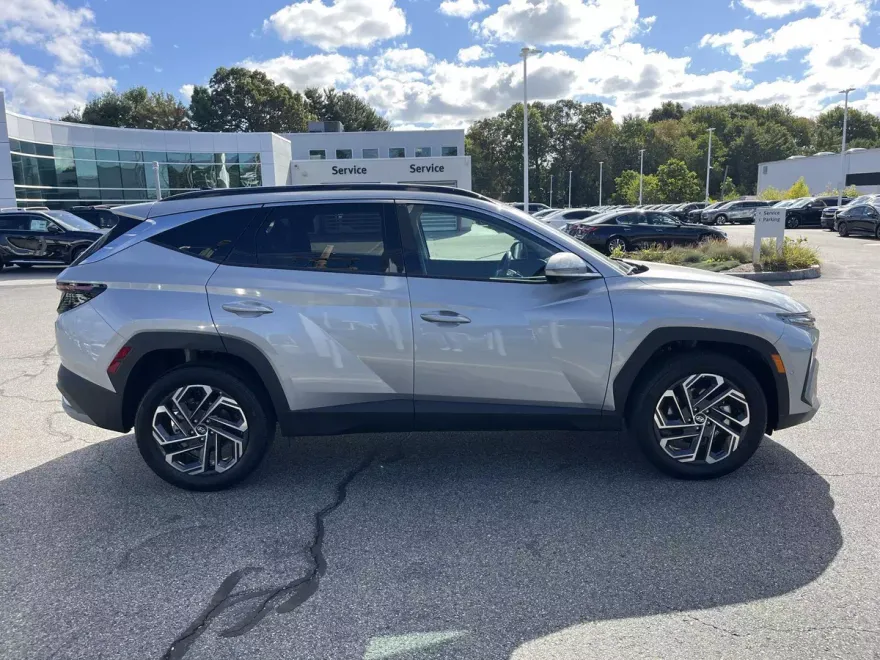 2025 Hyundai Tucson Hybrid Limited photo 1